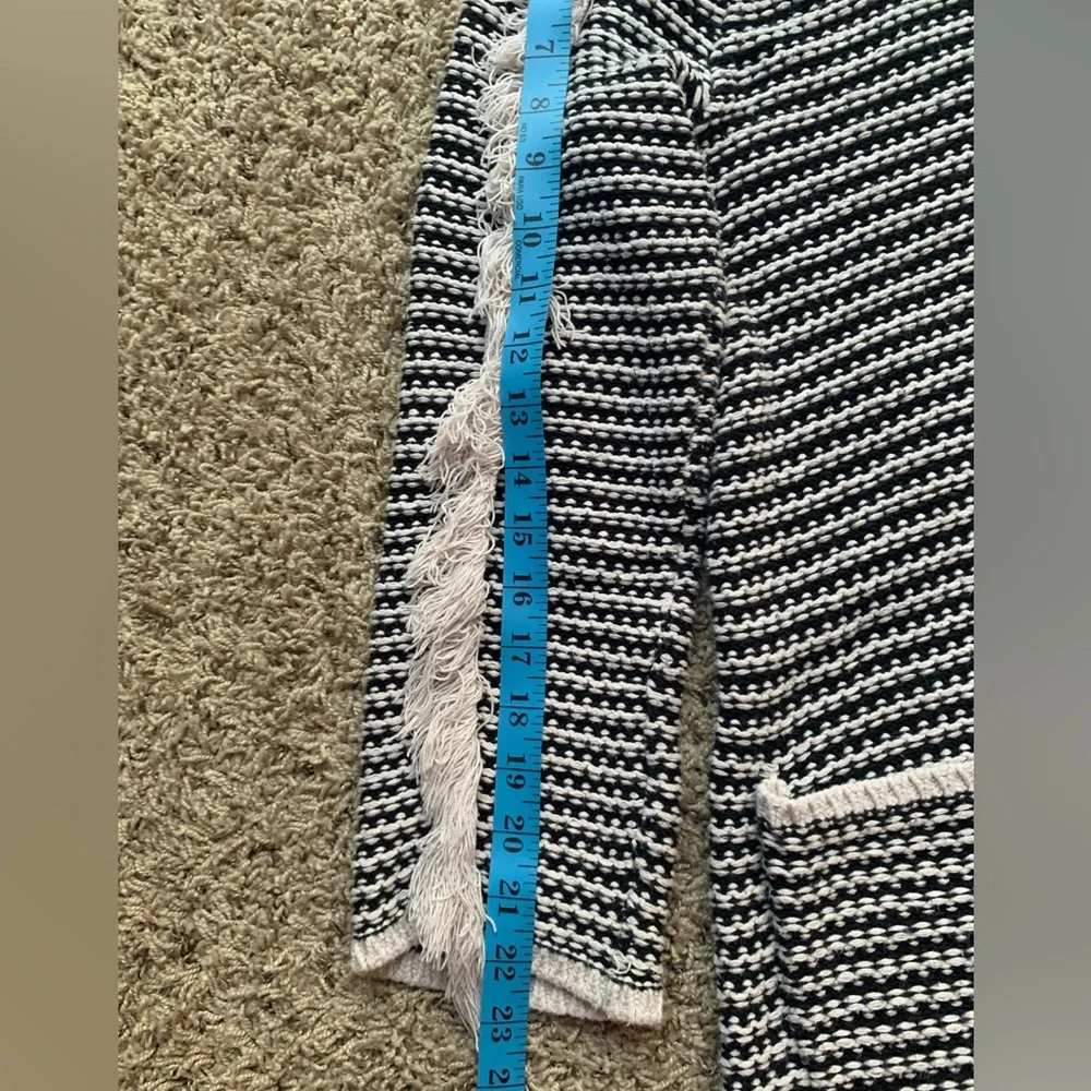 KNOX ROSE Open Cardigan long fringed sleeves black cream stripes Sz M Boho Style - Picture 11 of 11